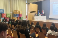 Parlamento dos Jovens: Sessão Escolar debate Literacia Financeira